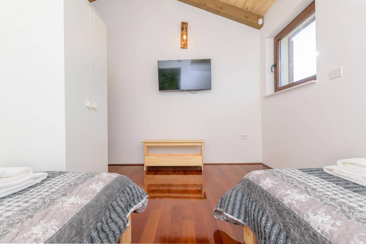 Villa David - Luxurious Secluded Villa With A Heated Pool Butkovići エクステリア 写真