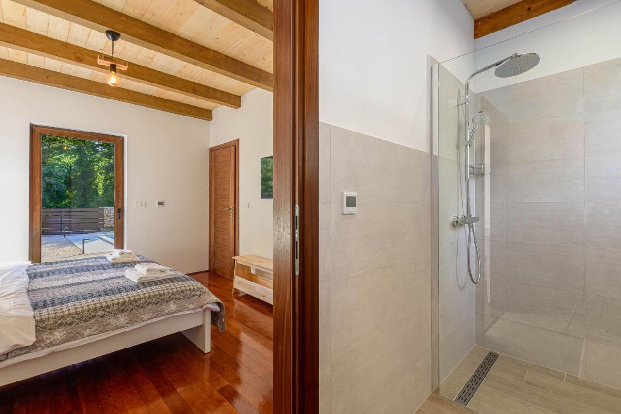 Villa David - Luxurious Secluded Villa With A Heated Pool Butkovići エクステリア 写真